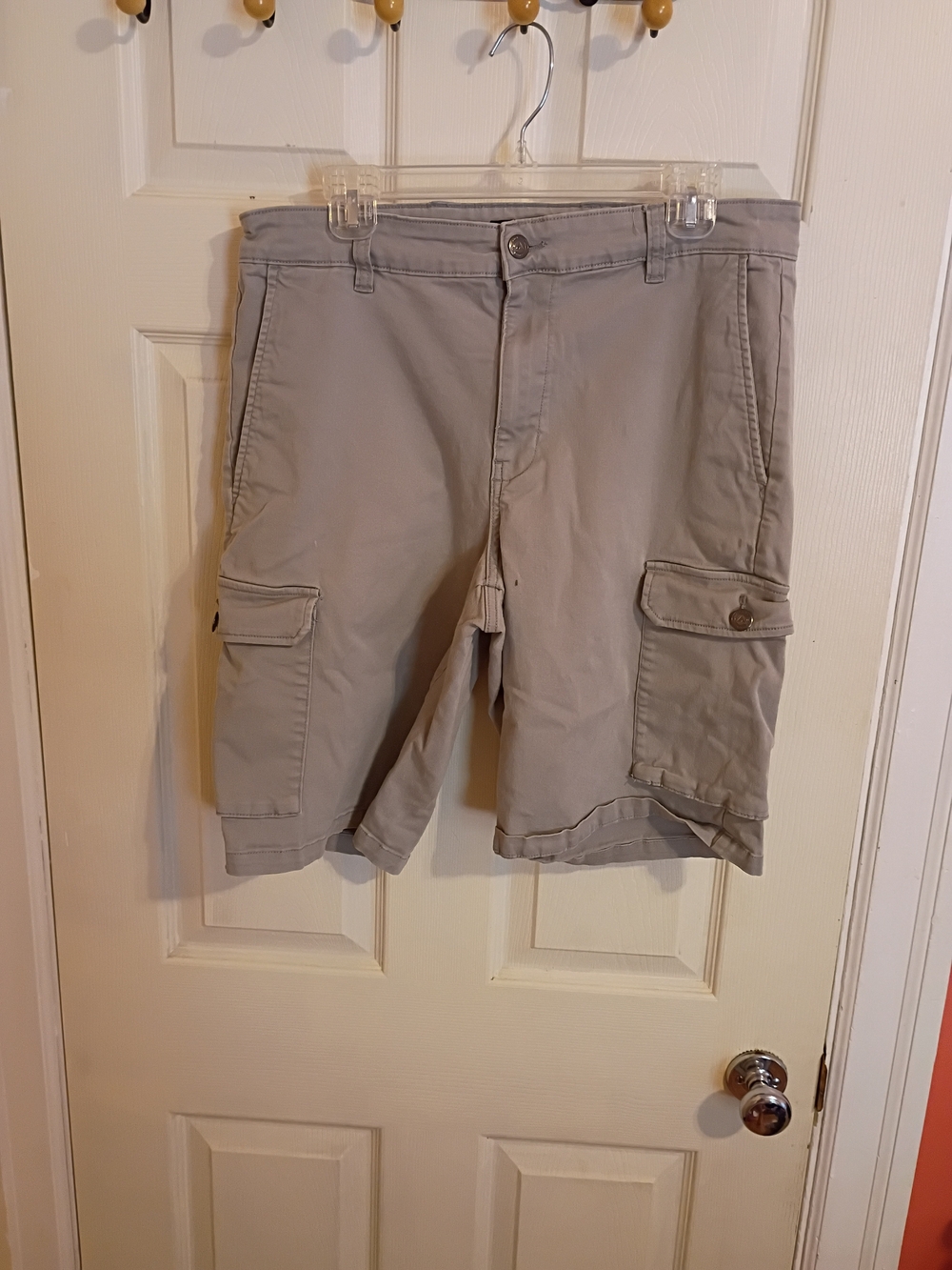 Airwalk Men's Cargo Shorts - Light Gray